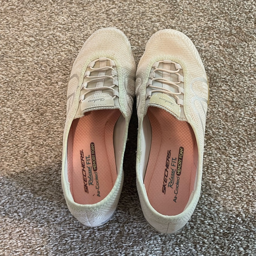 Sketchers relaxed fit. Air cooled sneaker gently worn